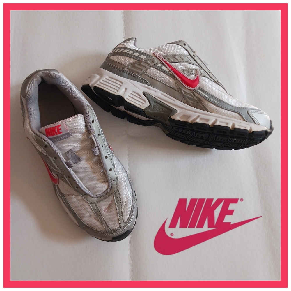 Wmns Nike Initiators